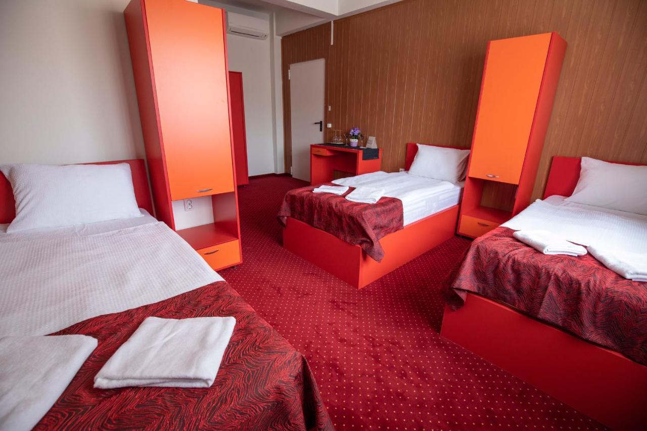 Nepliget Hotel บูดาเปสต์ ภายนอก รูปภาพ