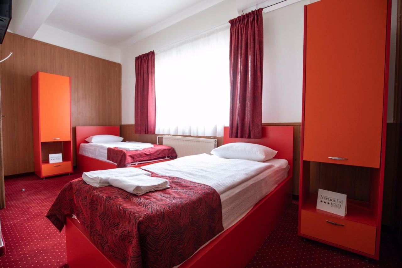 Nepliget Hotel บูดาเปสต์ ภายนอก รูปภาพ